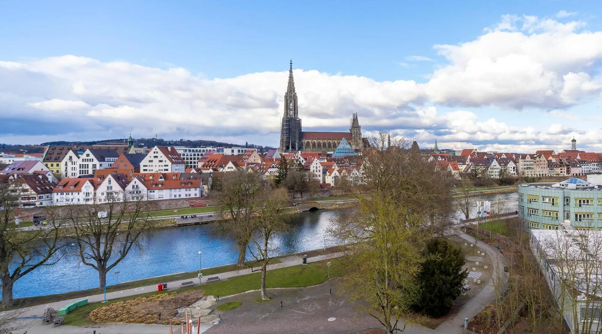 Golden Tulip Parkhotel Neu-Ulm 4*,
